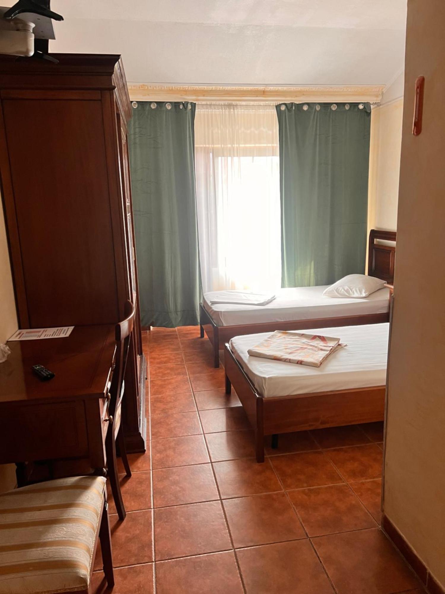 Pensiunea La Palia Iasi Exterior photo