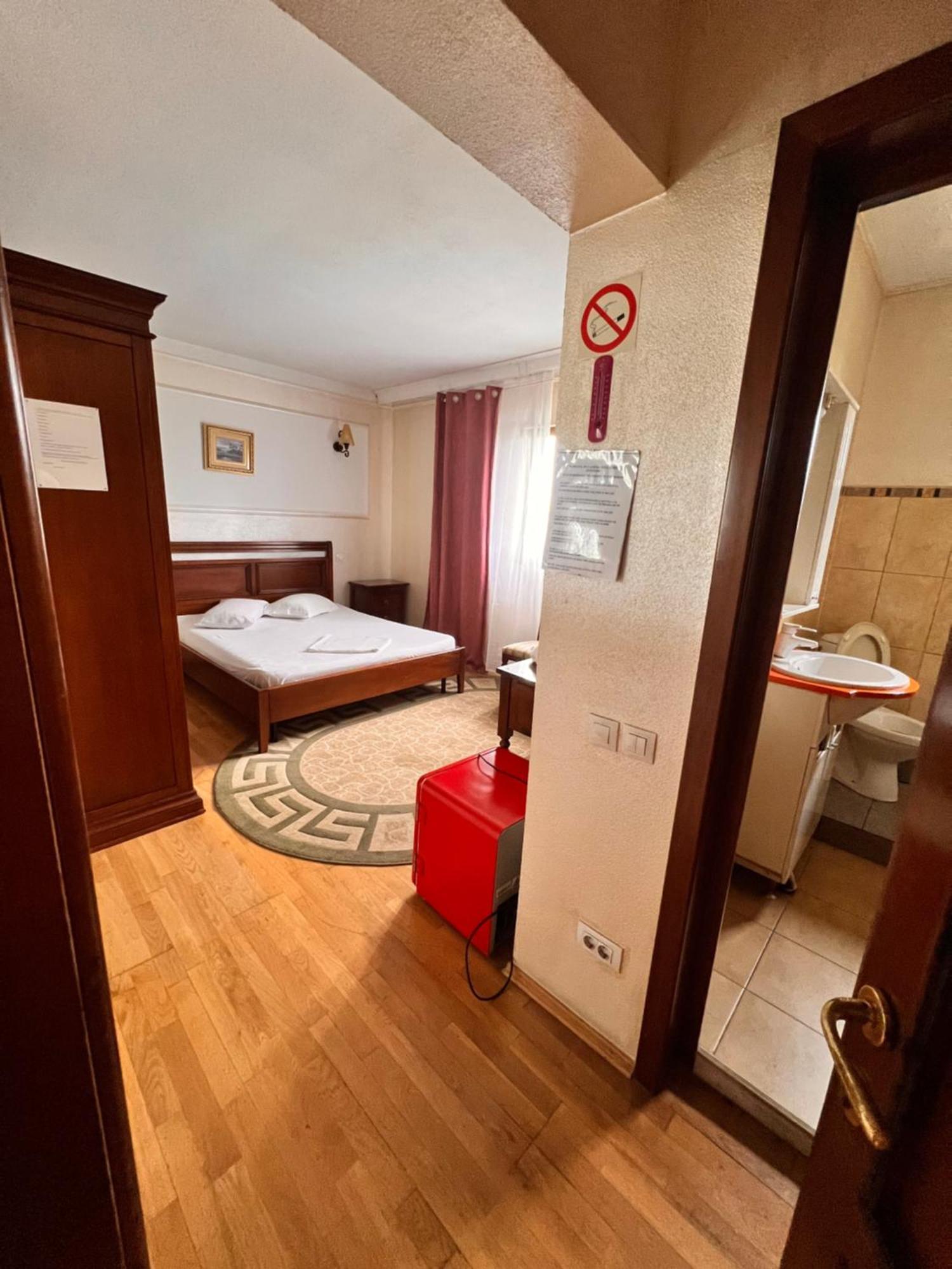 Pensiunea La Palia Iasi Exterior photo